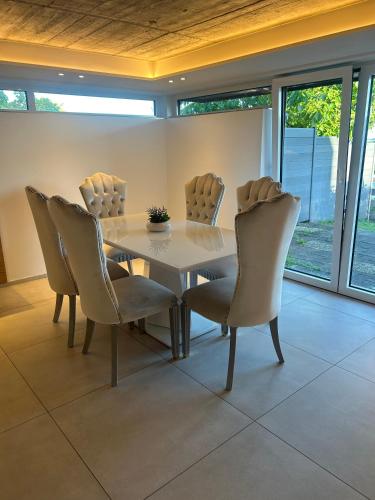 Oprema, Moderne Ferienwohnung in Bergisch Gladbach in Oberkulheim