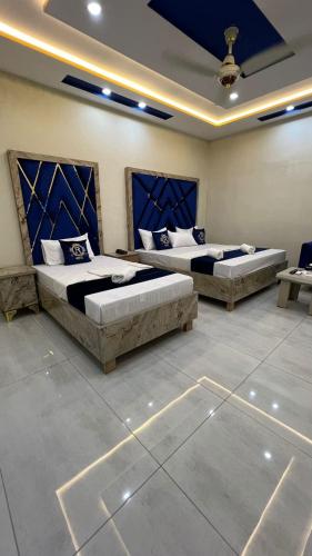 Hotel new royal palace – Lahore, WI