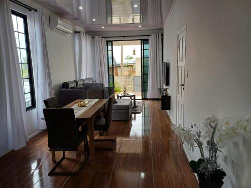 Tropical Paradise in 梅爾佐格