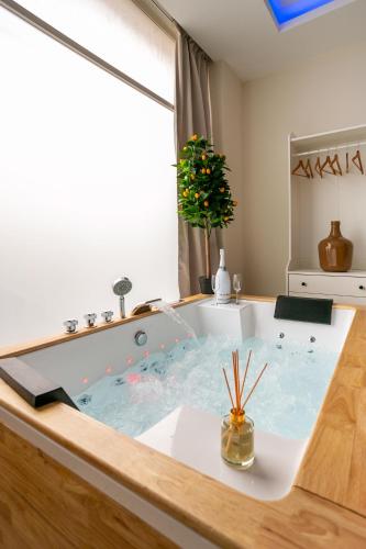 Suite jacuzzi & sauna - Centre - Strasbnb, Страсбург (фото 11)