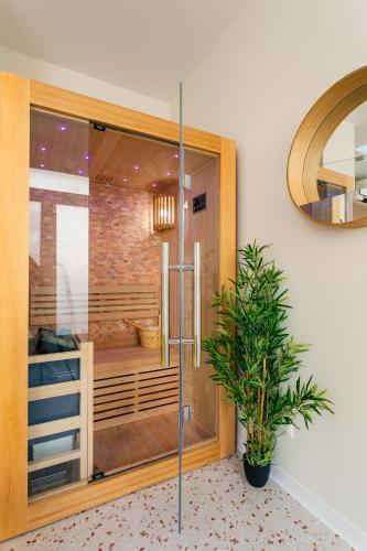 Suite jacuzzi & sauna - Centre - Strasbnb, Страсбург (фото 9)