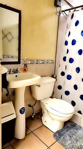 Salle de bain, Hostal León (Hostal Leon) in Quetzaltenango