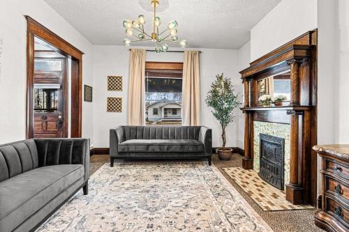 Modern Victorian sleeps 6