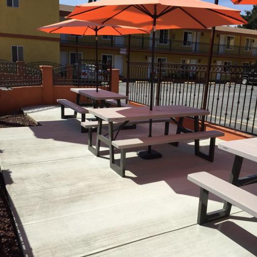 Studio City Inn - Near Universal Studios Hollywood – Los Angeles, CA