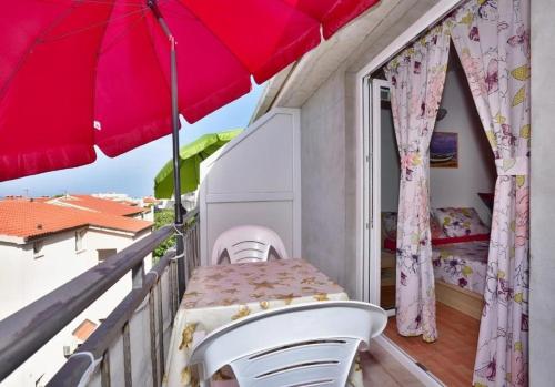 Studio with Balcony and Sea View image 2