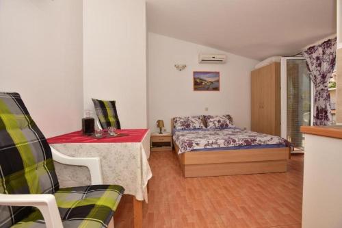 Studio with Balcony room in Apartments with parking space Makarska - 24785