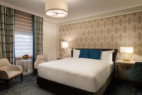 70974644 Fairmont Empress Hotel