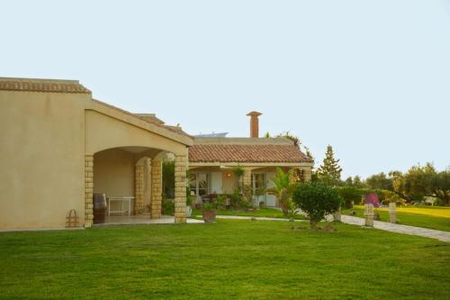 Dārzs, Villa Curubell in Korba