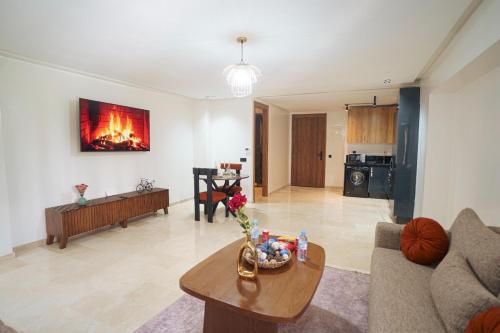 Central and Chic Apartment in the Heart of Casablanca Near To Station Tramway Abdelmoumen, Casablanca