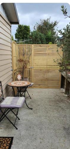 a private and sunny unit in the middle of north shore, Auckland (Foto 4)