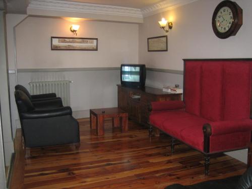 共用Lounge/電視區, 卡諾瓦斯旅館 (Hostal Canovas) in 昆卡市中心