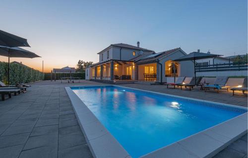 Awesome Home In Sibenik With Wifi