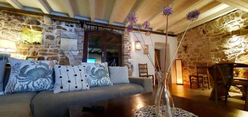Hvar Stone Villa with pool in Vrbanj