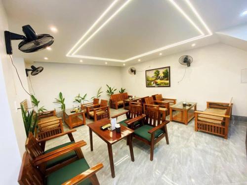 Bar/lounge, GREEN Hotel & Coffee in Bac Kan