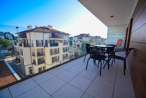 Two-Bedroom Apartment with Sea View image 2