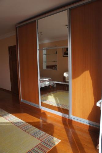 Cezar Holiday Home - image 8