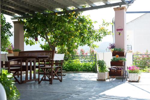 발코니/테라스, Mirella Studios in 이스트미아