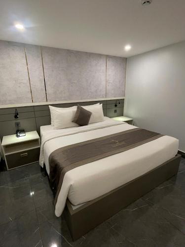 1 queen bed