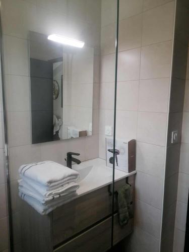 Quiet apartment with terrace, garden in أودوس