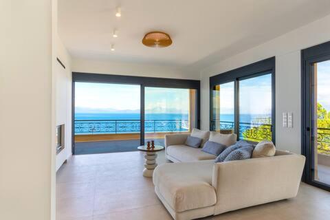 Premium Collection Villas in Limni Vouliagmenis