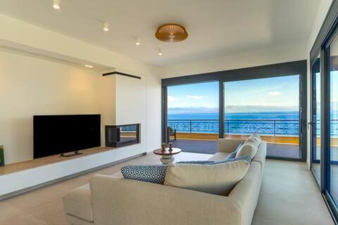 Premium Collection Villas in Limni Vouliagmenis