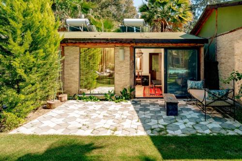 room detail thumbnail 1