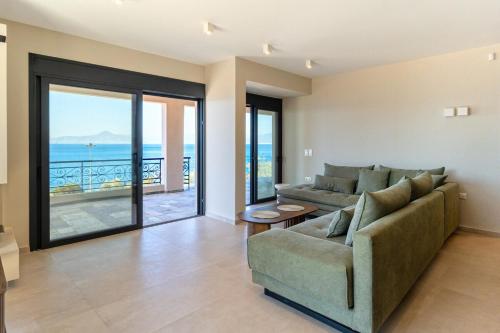 Villa Terra in Limni Vouliagmenis