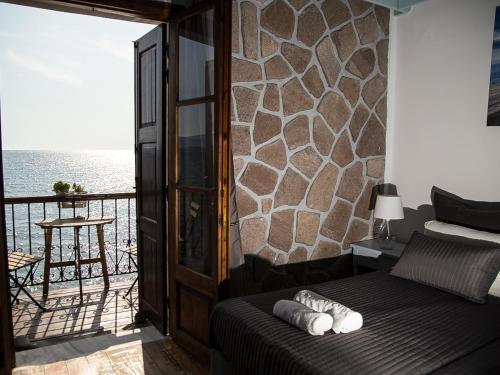 Olive Press Hotel & Apartments Set in a prime location of Lesvos, Olive Press Hotel & Apartments puts everything the city has to offer just outside your doorstep. Both business travelers and tourists can enjoy the propertys facili