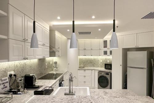 New Stunning Dubai Marina 1BR apartment in the Iconic Waves Tower!, Dubaj (zdjęcie 5)