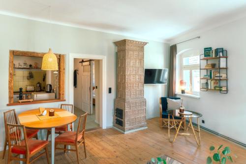 Ferienwohnung Gustav Kaiser Apartment - 60qm Design Fewo Zittauer Gebirge - Unterkunft in historisch 5.2km von Bahnhofstraße entfernt