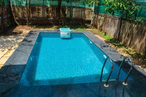 Swimming pool, Lake villa 4bhk in Gold Valley