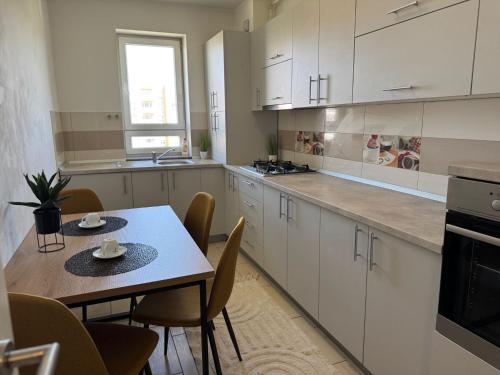 One-Bedroom Apartment image 4