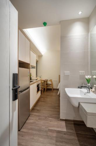 The Harmony Hotel Riverside Seven in Hoang Mai District