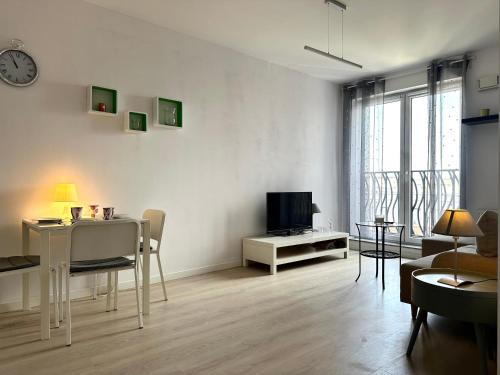 Dubois 7 Apartment - Self Check-In 20h - LIFT, Breslau (Foto 2)