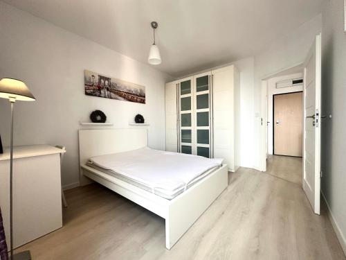 Dubois 7 Apartment - Self Check-In 20h - LIFT, Breslau (Foto 8)