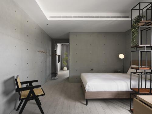 Classic Quadruple Room image 10