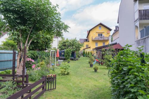 حديقة, revLIVING Apartments Gars am Kamp in Gars Am Kamp