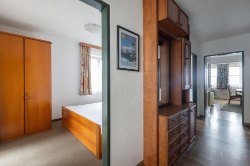 Angela in חרמגור