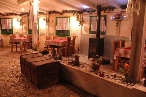 Restaurant, Eco village Raj u raju in Idbar