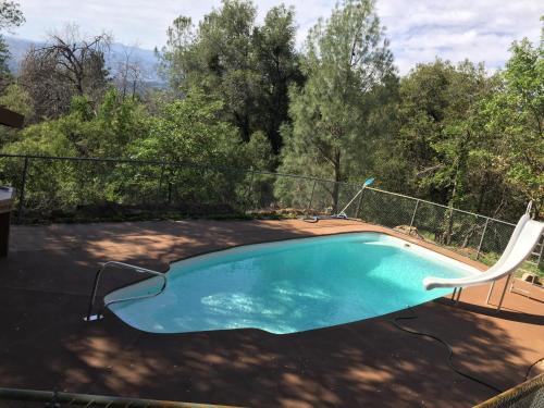 Mountain Trail Lodge Vacation Rental - 수영장