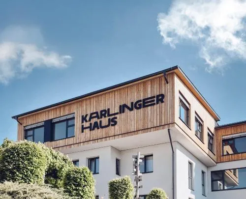 Karlingerhaus Hotel Hostel Home in Königswiesen, Österreich