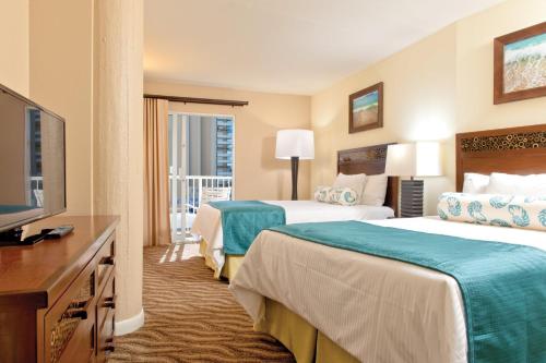 Wyndham Waikiki Beach Walk 2BR Apartment with Resort Access - image 10