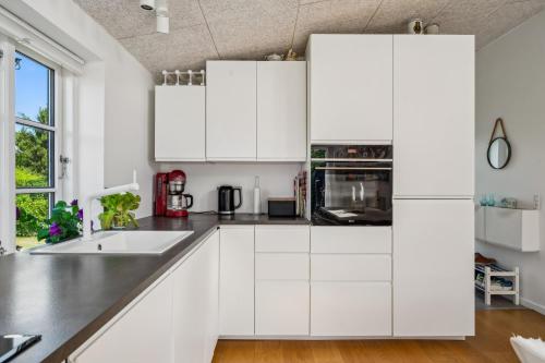 ทัศนียภาพภายนอกโรงแรม, Stylishly Renovated And Well-Equipped Holiday Home Near Ebeltoft in หาดอัวร์