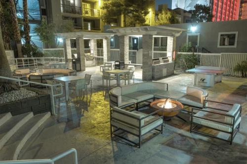 Wyndham Desert Rose Resort 1BR Apartment with Resort Access, Las Vegas (photo 7)