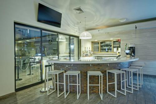 Wyndham Desert Rose Resort 1BR Apartment with Resort Access, Las Vegas (photo 8)