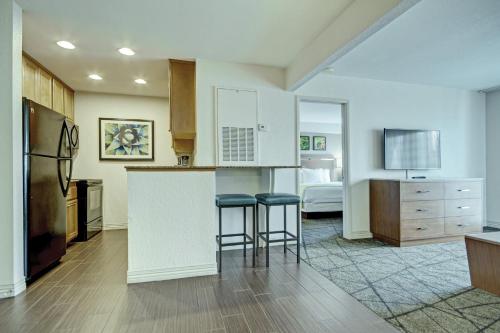 Wyndham Desert Rose Resort 1BR Apartment with Resort Access - image 8
