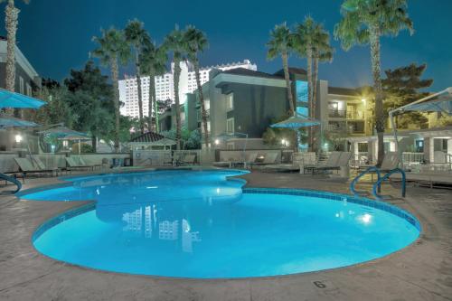 Wyndham Desert Rose Resort 2BR Apartment with Resort Access, Las Vegas (photo 5)