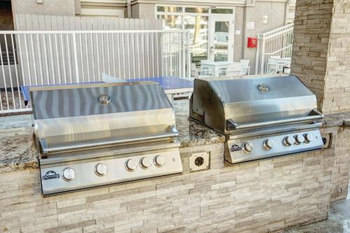 Wyndham Desert Rose Resort 2BR Apartment with Resort Access, Las Vegas (photo 9)