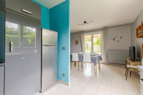virtuve, Agréable logement avec piscine entre mer et vignes (Agreable logement avec piscine entre mer et vignes) in Maureilhan