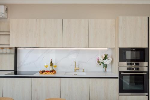 Three-Bedroom Apartment with Sea View image 10